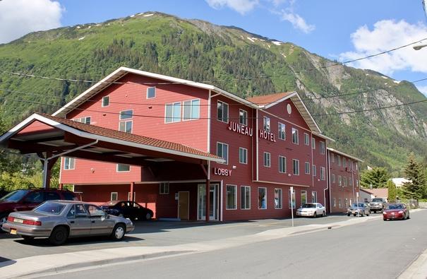 Juneau Hotel Bagian luar foto
