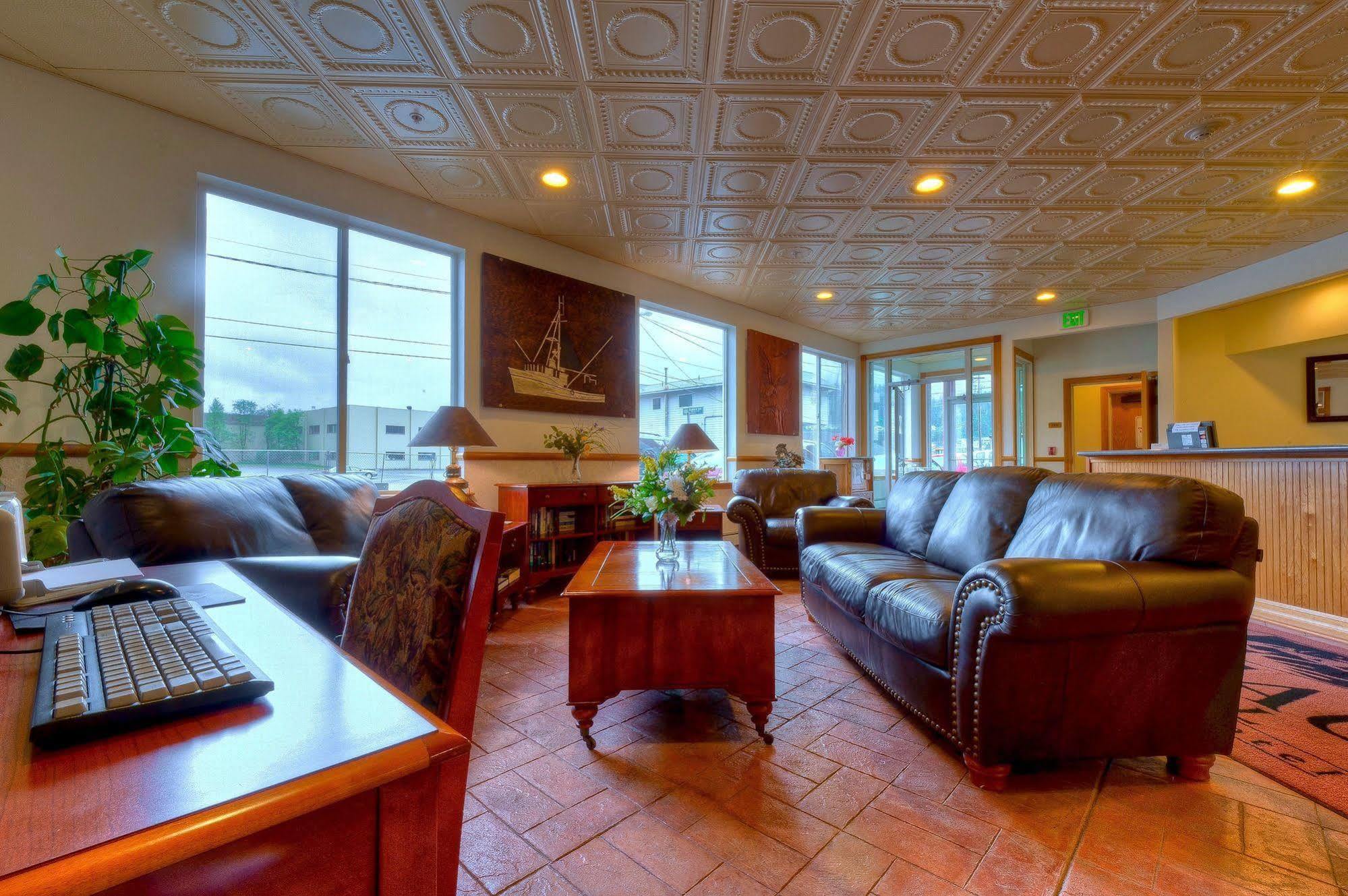 Juneau Hotel Bagian luar foto
