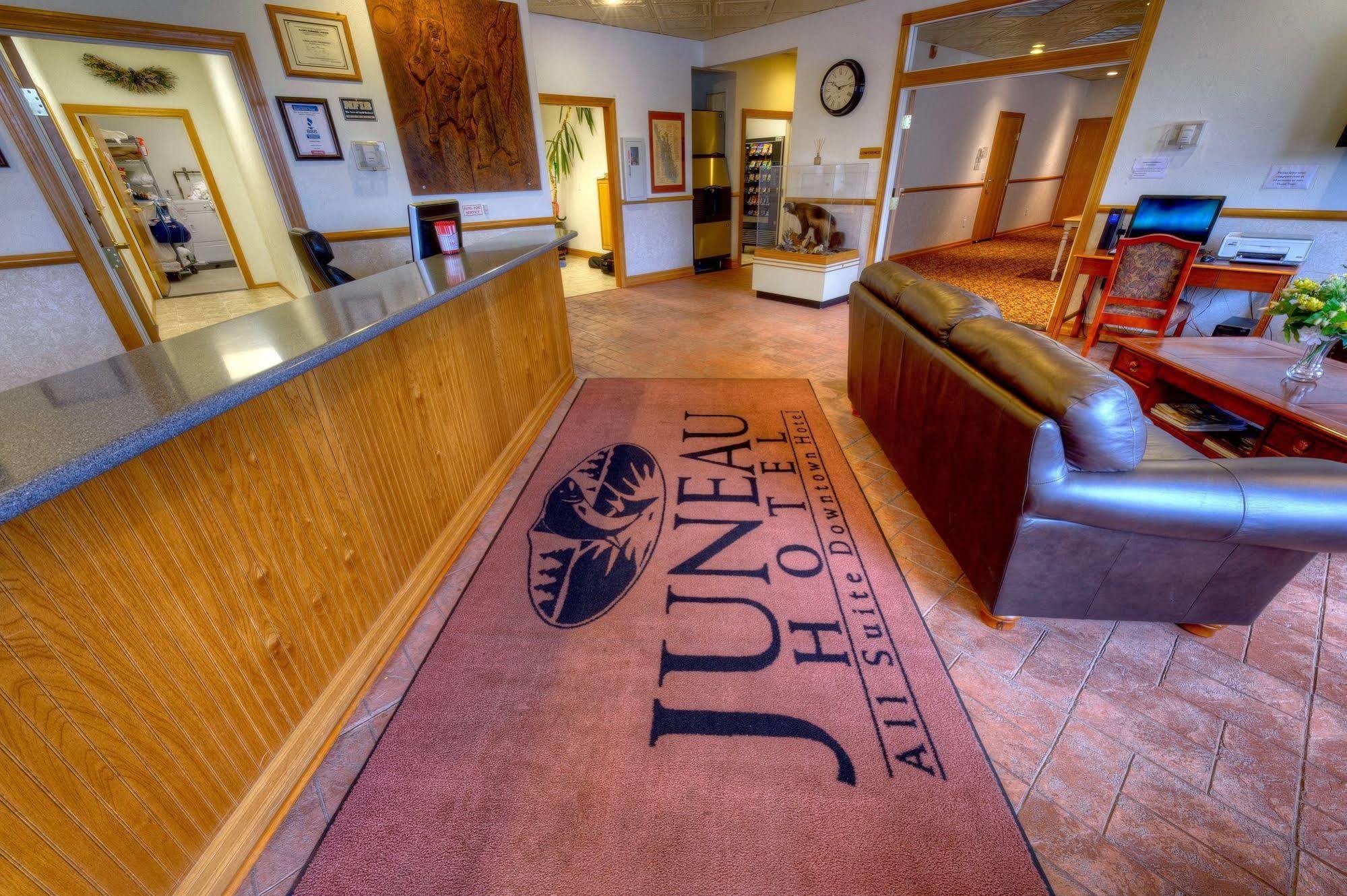 Juneau Hotel Bagian luar foto